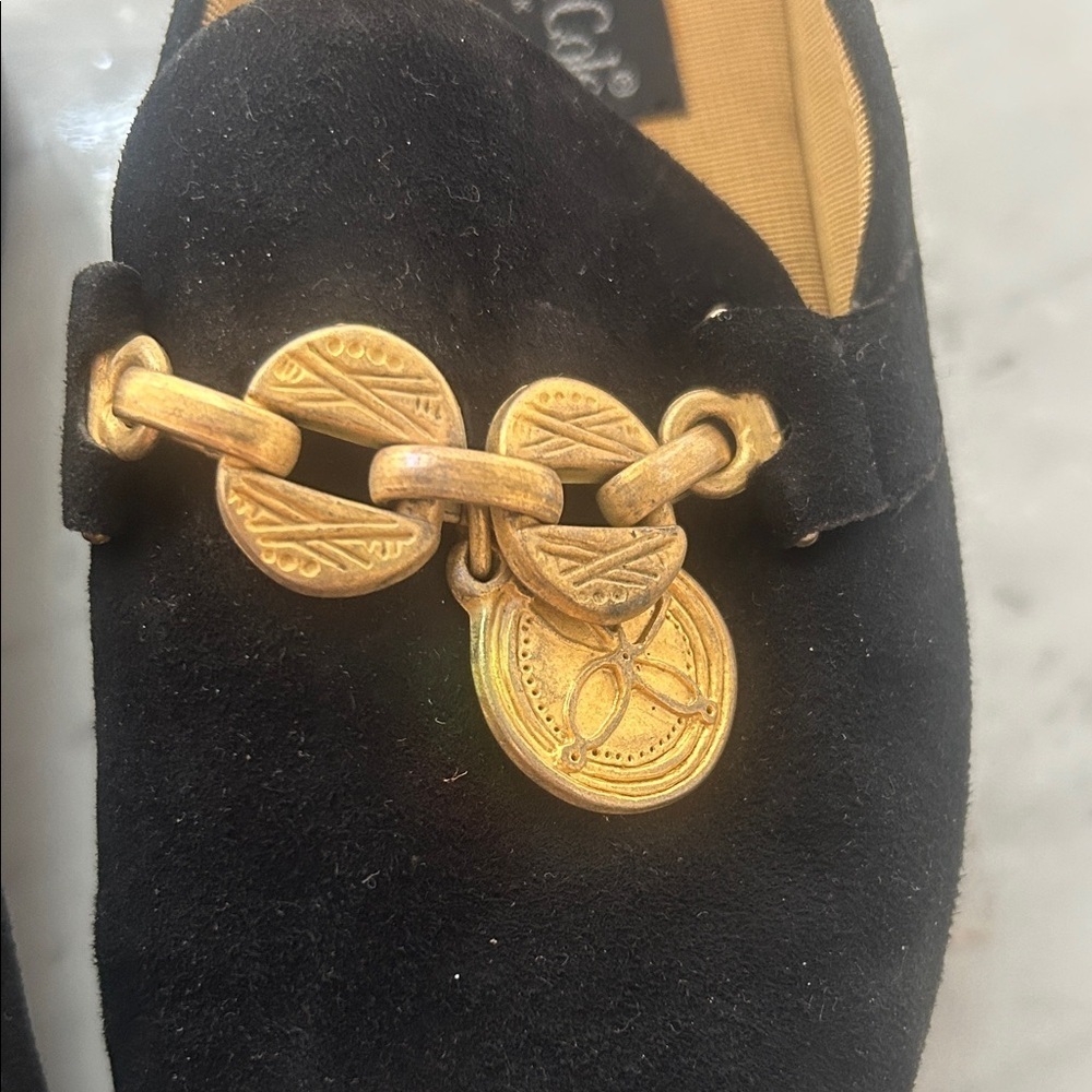 Kenneth Cole Vintage Black Flats with Gold Accent - Picture 2 of 11
